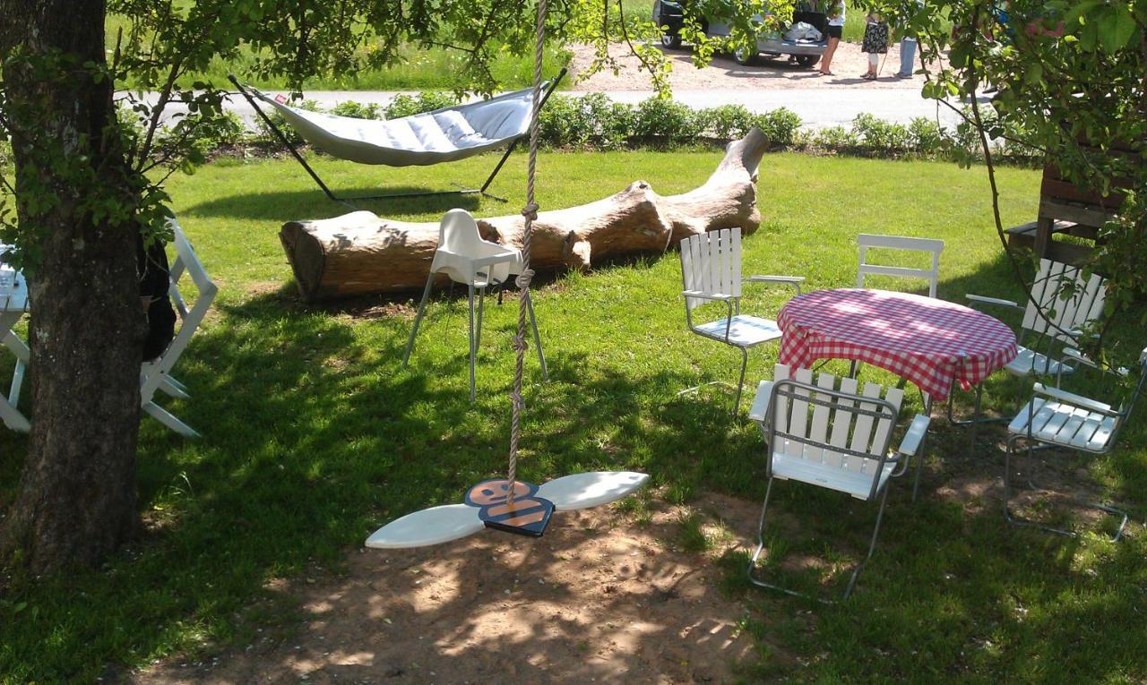 Tavlebords Honungsgard Pension Tegneby Buitenkant foto