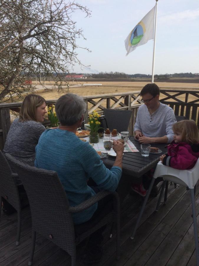 Tavlebords Honungsgard Pension Tegneby Buitenkant foto