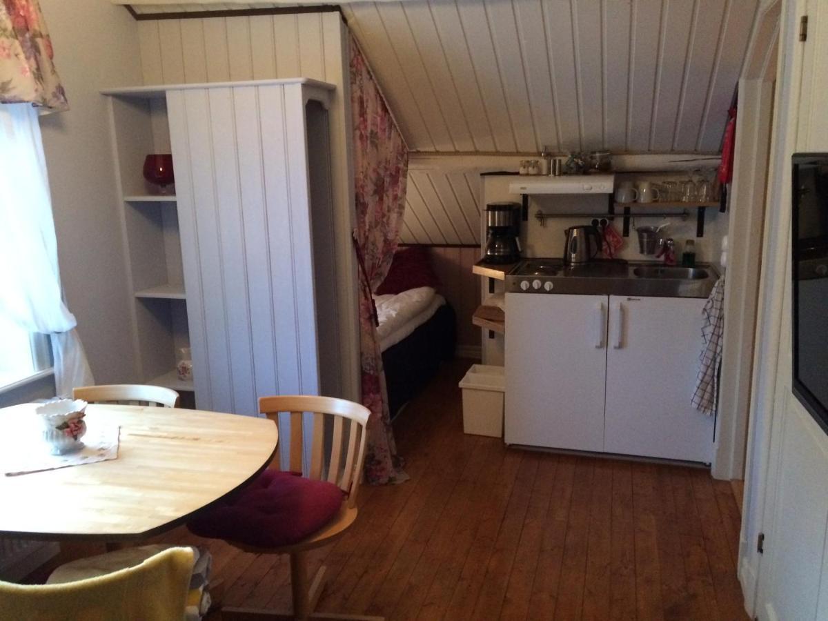 Tavlebords Honungsgard Pension Tegneby Buitenkant foto